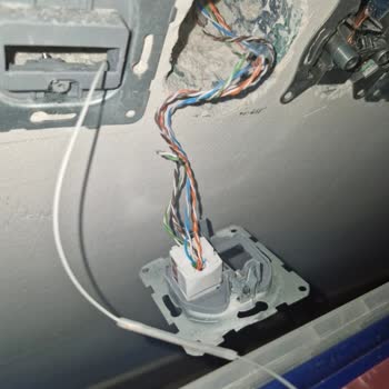TOKİ Evinde Lavabo Kaçak Ve Tavan Sızıntısı İçin Hasar Tadilatı Talebi