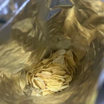 A101 Şubesinde Açılmış Cips Paketi Yeniden Bantlanarak Satıldı