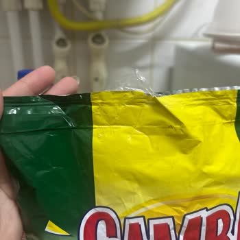 A101 Şubesinde Açılmış Cips Paketi Yeniden Bantlanarak Satıldı