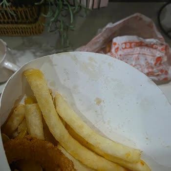 Kumluca Popeyes Siparişinde Saç Ve Soğuk Patates Sorunu