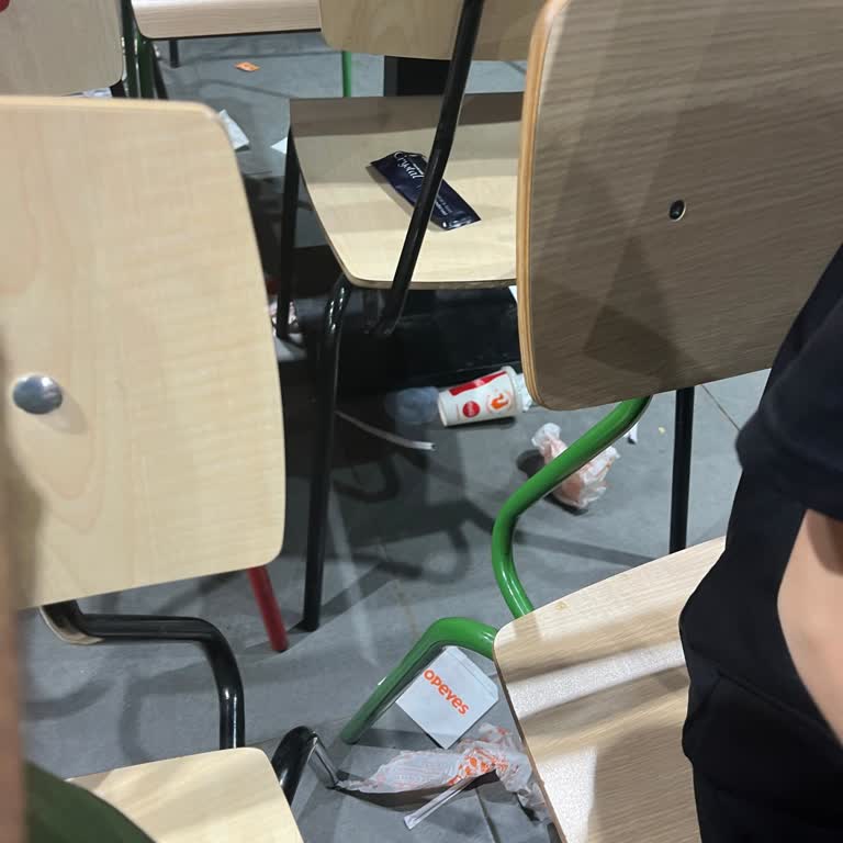 Eskişehir Adalar Burger King Şubesinde Temizlik Sorunu