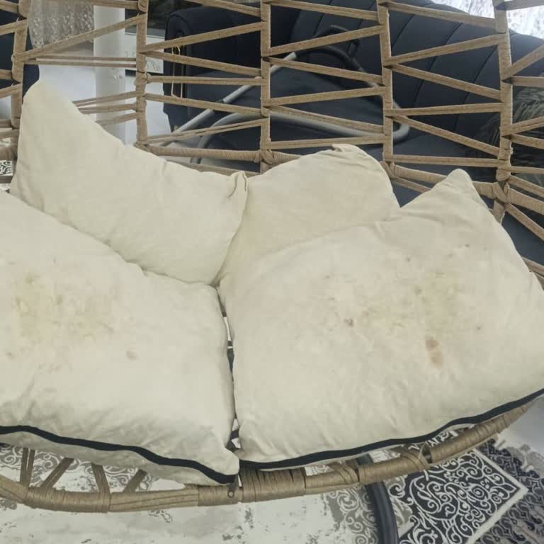 Küflü Ve Islak Salıncak Yastıkları İçin Değişim İsteği