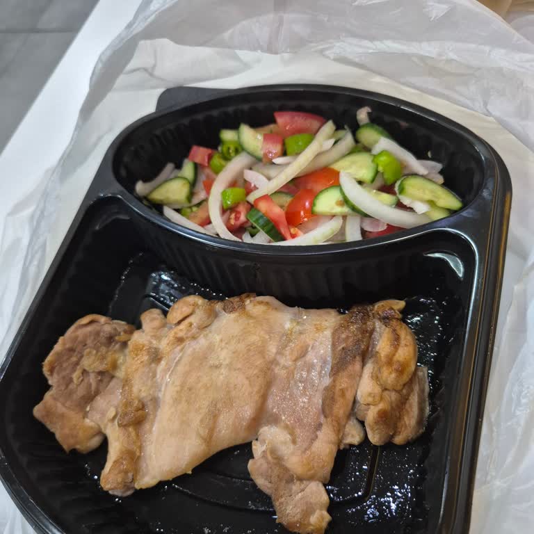Siparişimde Görsel Ve Açıklama Uyuşmazlığı, Yan Ürün Eksikliği Ve Yanlış Yemek