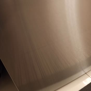 Bosch Buzdolabının Kapak Çizgileri Üretim Hatası Ve Garanti Dışı Ücretli Değişim İtirazı