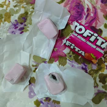 Çilek Aromalı Şekerde Görülen Yabancı Madde Ve Gıda Güvenliği Endişesi