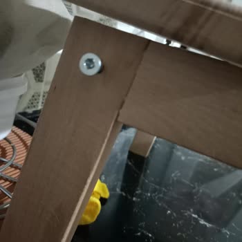 Kalitesiz Vidalar Nedeniyle Tabure Montajı İmkânsız Ve Para İadesi Talebi