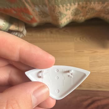 Kırılan Üst Kapak Parçası Nedeniyle Sıçrayan Su Ve Yedek Parça Temini Talebi