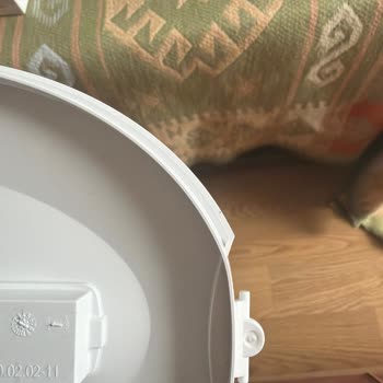 Kırılan Üst Kapak Parçası Nedeniyle Sıçrayan Su Ve Yedek Parça Temini Talebi