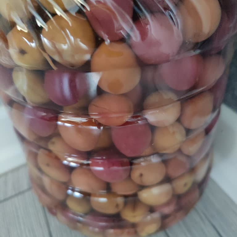 Eski Ve Aşırı Tuzlu Zeytin İçin 1300 TL İade Talebi