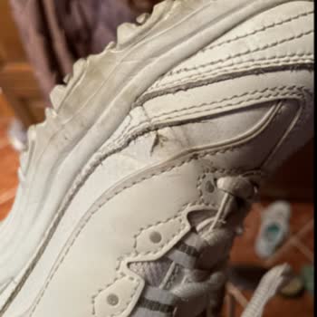 Skechers D’Lites Fresh Start Ayakkabısında 11 Ayda Aşırı Yıpranma
