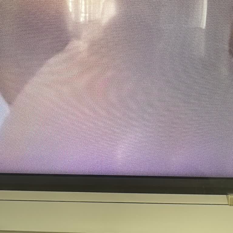 Üç Yıllık Televizyonda Beyaz Nokta Ve Aşırı Onarım Ücreti