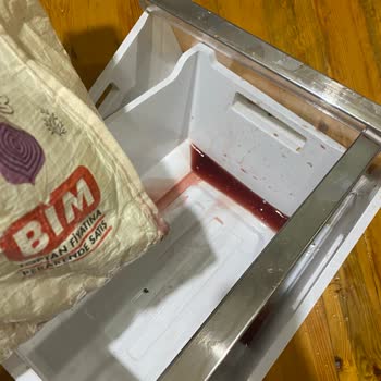 Servis Hatası Nedeniyle 300 Litre Dondurucu Gıdaları Ve Ahşap Parkeler Zayi Oldu