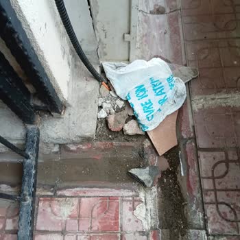 Açık Bırakılan Cephedeki Delik İçin Hızlı Kapatma Ve Tazminat Talebi
