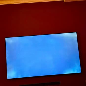 Siyah Ekranda Işık Patlaması Nedeniyle Ücretsiz Değişim Talebi