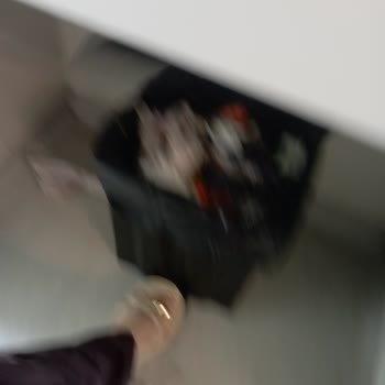 Beyin Cerrahisi Odasında Temizlik Ve Çöp Alımının Aksaması Enfeksiyon Korkusunu Tetikledi