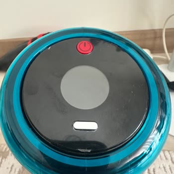 I Face Paint Peeling and Part Deformation on My Dyson Gen5detect Vacuum