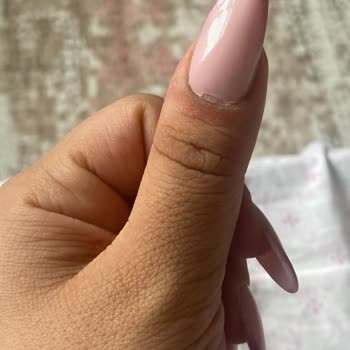 Simge Make Up Özensiz Protez Tırnak!