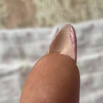Simge Make Up Özensiz Protez Tırnak!