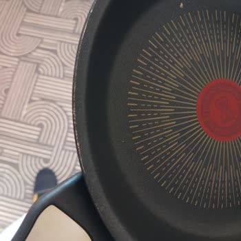 Dayanıklı Söylenen Tefal Tava Altı Ayda Soyuldu, Müşteri Hizmetleri Cevap Vermedi