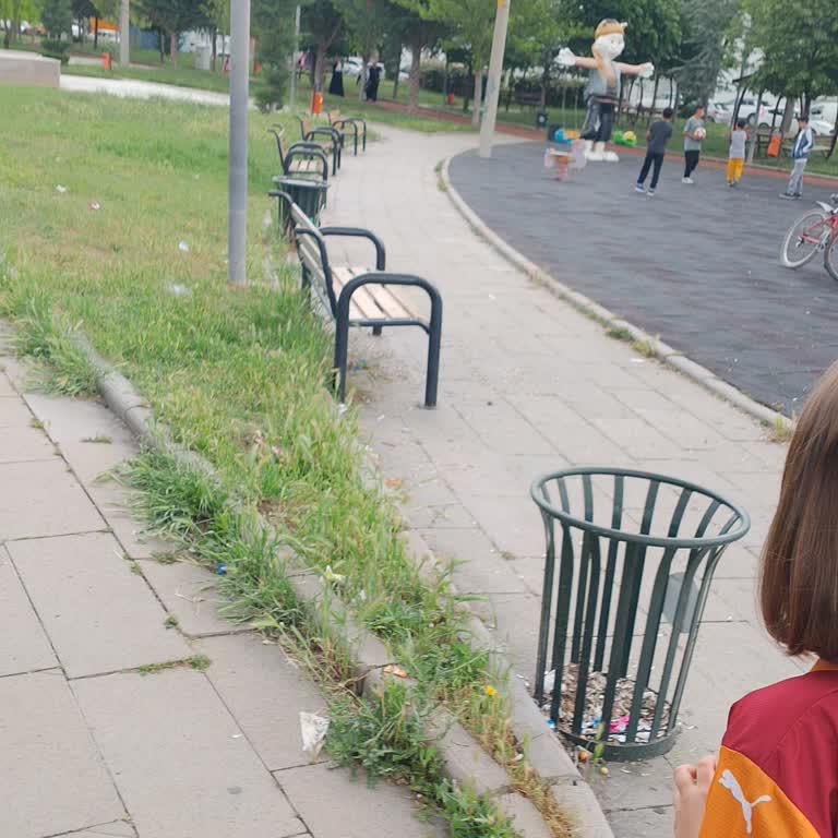Elmadağ'daki Parkta Bakımsızlık ve Güvenlik Sorunları