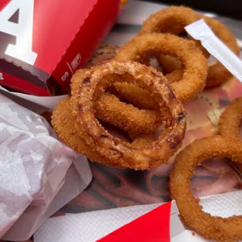 Arby's Arbys Şubesinde Müdürün Zorlamasıyla Bozuk Soğan Halkası Ve Bayat Ürün Satışı