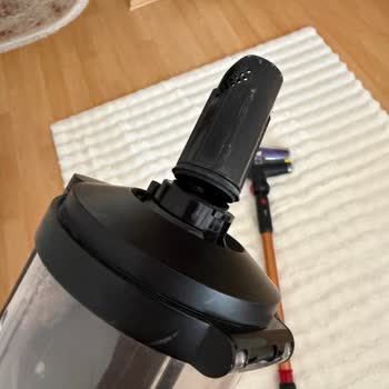 Garanti Kapsamındaki Dyson Süpürge Parçasının Kırılması Ve Ücretsiz Değişim Talebi