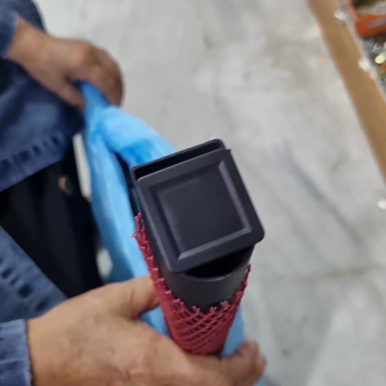 Eksik Parçalar Nedeniyle Sandalyeler Kurulamıyor