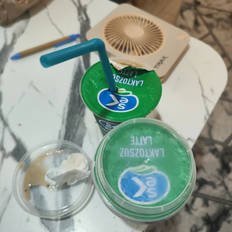 BİM Çayırova Şubesinde Bozulmuş Soğuk Kahve Sağlık Riski Oluşturuyor