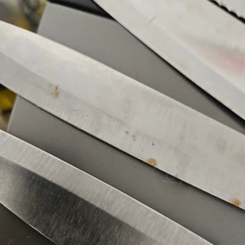 Emsan Mutfak Kısa Sürede Paslanan Bıçak Setine Değişim Talebi