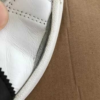Ayıplı Adidas Superstar Ayakkabı Ve Mağaza İlgisizliği