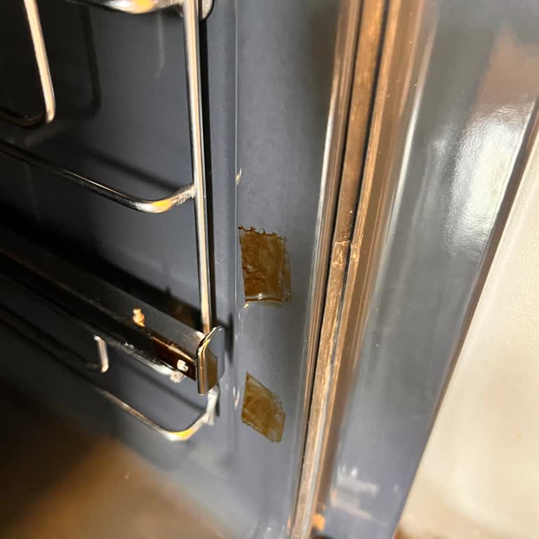 Beko Ankastre Fırında Yapışkan Bant Kalıntısı Temizlenemiyor