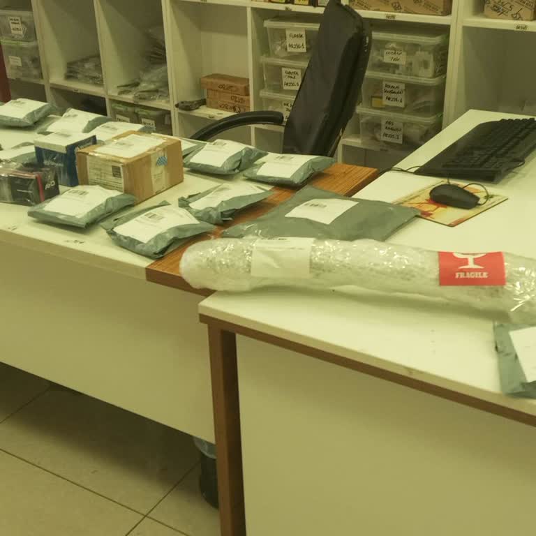 Hepsijet Bağlarbaşı Şubesinde Kuryelerin Belirlenen Saatlerde Gelmemesi