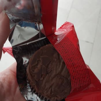 Ülker Kekstra Konfeti'nde Çikolata Kaplaması Aşırı Kalın