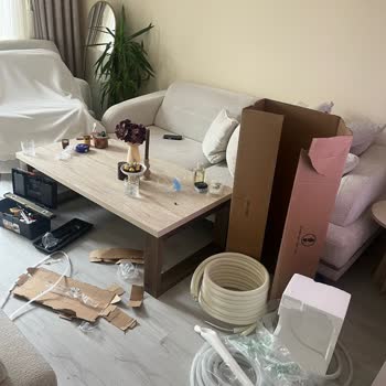 Arçelik Kurulum Ekibi Özensiz Ve Kirli Çalıştı, Deliği Sıvamadı