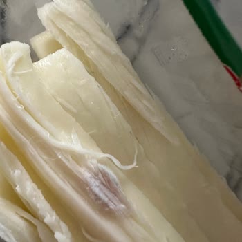 Küflü Çeçil Peyniri Gönderildi Ve Müşteri Hizmetine Ulaşılamıyor