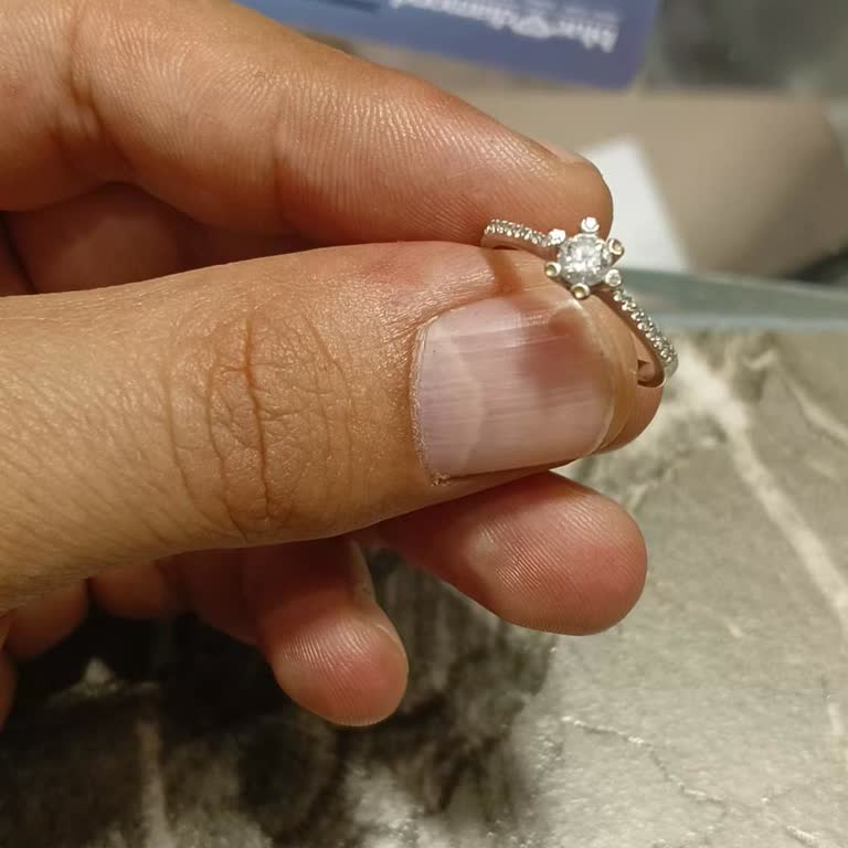 Blue Diamond Tektaş Yüzüğümde Taşlar Kısa Sürede Düşmüş 4.500 TL Tamir Ücreti İstendi
