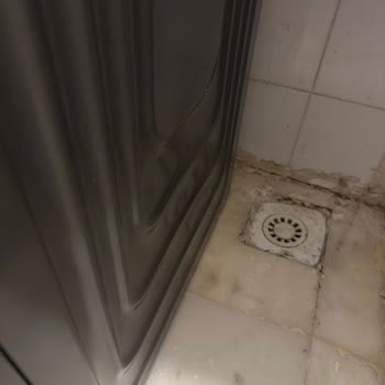 Hasarlı Çamaşır Makinesi Ve Kaba Servis Tutumu