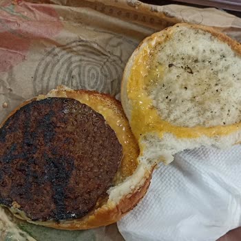 Ankara Eryaman Migros Burger King Şubesinde Soğuk Ve Yanmış Big King Menüler İçin İade Talebi