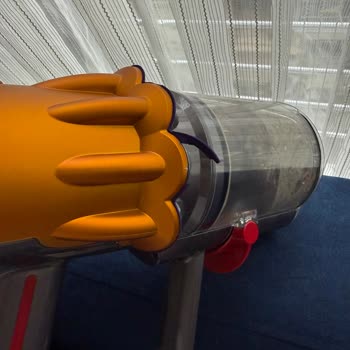 Dyson V12 Submarine Süpürge Gövde Deformasyonu Garanti Kapsamında Değişim Talebi