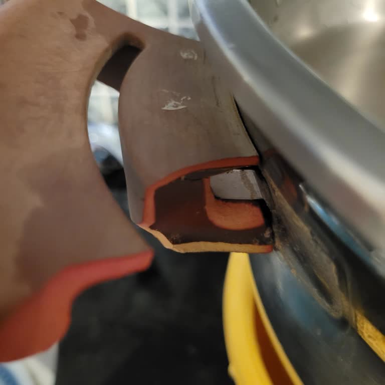 Tefal Sesame Düdüklü Tencere Modeli İçin Yedek Parça Bulunamaması Ve Kulp Hasarı