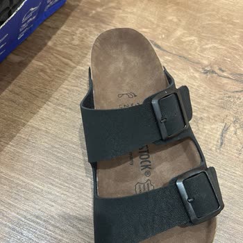 Vega Spor’dan Yanlış Terlik Gönderimi Ve Değişim Talebi