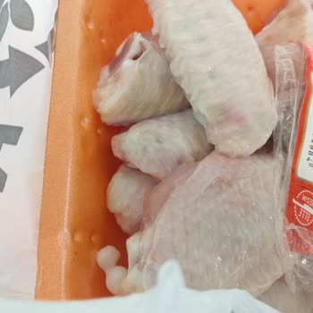 Bozuk Tavuk Ve Salam, İade Reddi Ve Saygısız Personel Davranışı