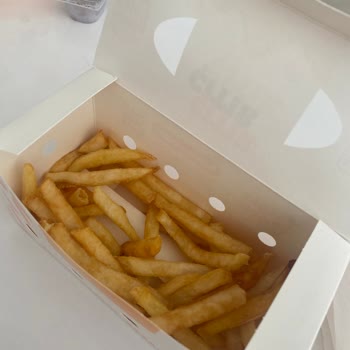 Mayonezsiz İstememe Rağmen Mayonezli Hamburger Ve Eksik Patates