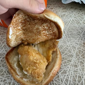 Bayat Tavuklu Popeyes Siparişinde Sağlık Tehlikesi Ve İade Talebi