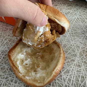 Bayat Tavuklu Popeyes Siparişinde Sağlık Tehlikesi Ve İade Talebi