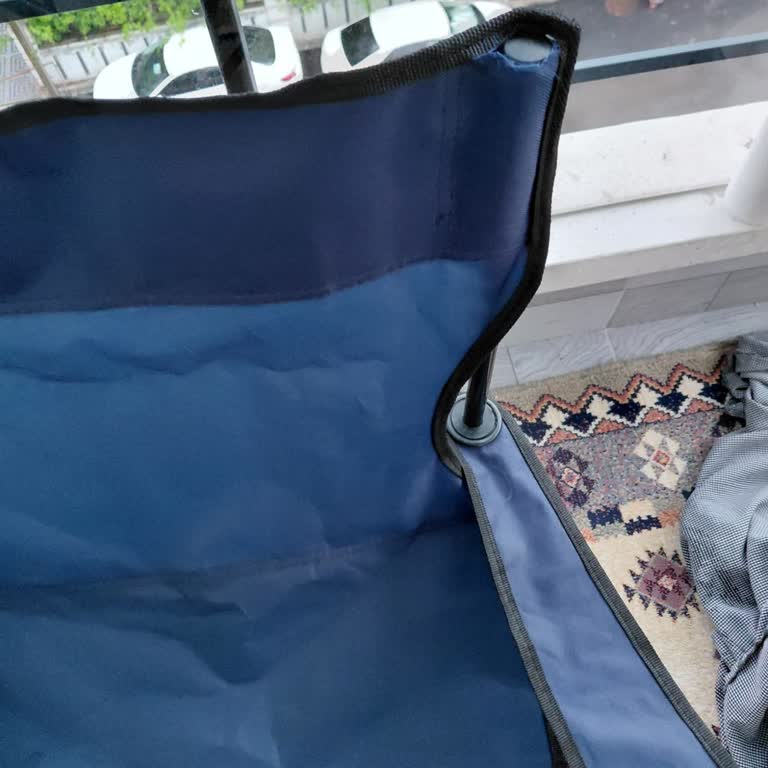 Kamp Sandalyesi İlk Oturuşta Yırtıldı, Mağaza Değişim Ve İade Talebini Reddetti