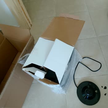 Sinbo 5831 Çaycı Servis Sonrası Kırık Tabanla Geri Gönderildi