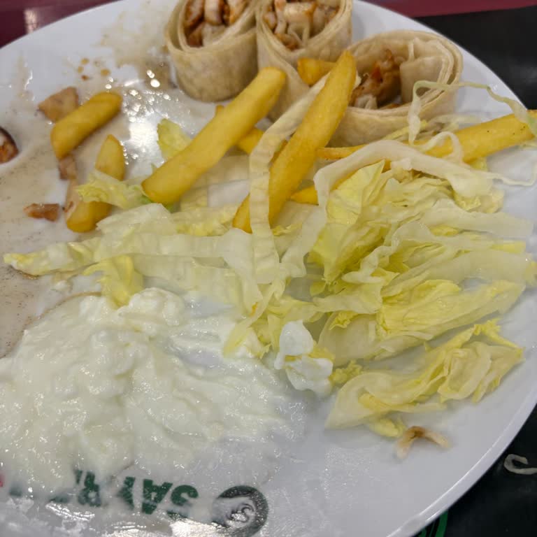 Bir Saat Beklemenin Ardından Eksik Pilav Ve Garnitür İçin Ek Ücret Talebi