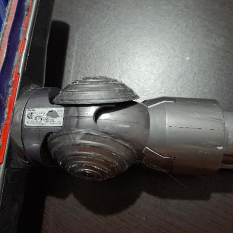 Dyson Süpürge Bağlantı Parçasının İçten Kırılması Garanti Kapsamı Dışında