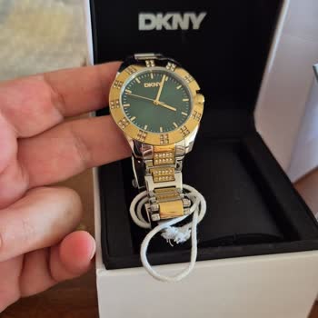 Koruma Bantları Açılmış Kullanılmış Görünen DKNY Kadın Saati